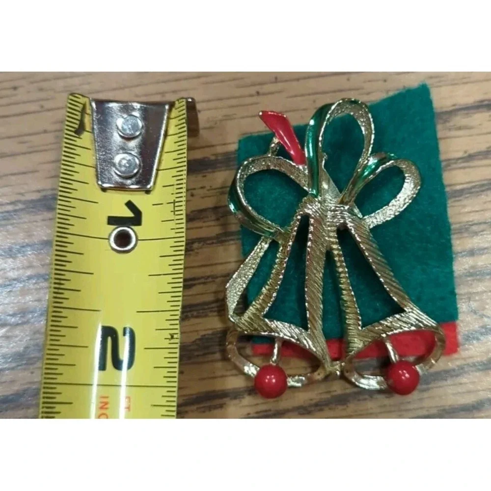 Vintage Christmas  Holiday Retro Brooch Pin Very Pretty Bells